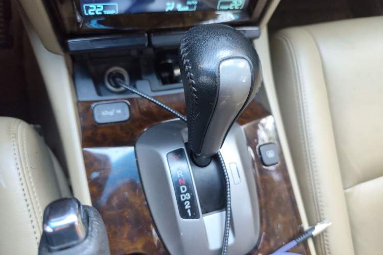 Used Honda Accord 2010 2.4L Millionth Anniversary Edition Gear Lever
