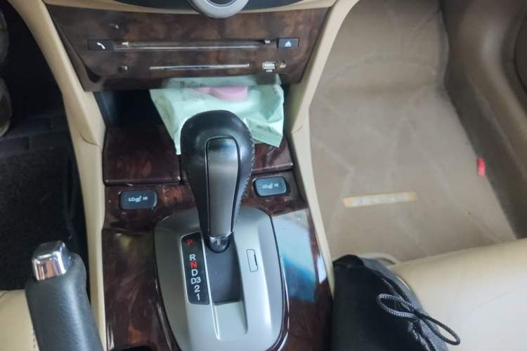 Used Honda Accord 2010 2.4L LX Gear Lever