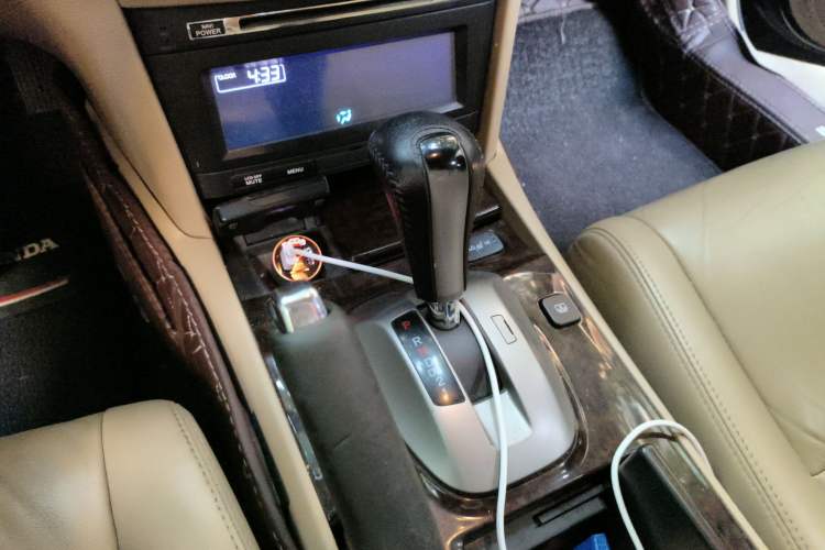 Used Honda Accord 2010 2.4L Millionth Anniversary Edition Gear Lever