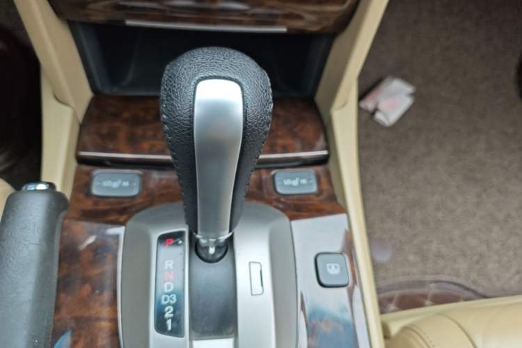 Used Honda Accord 2010 2.4L LX Gear Lever