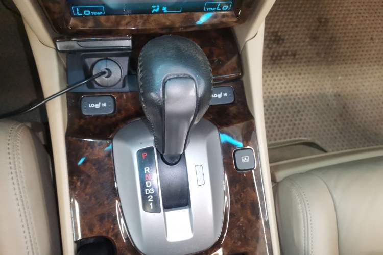 Used Honda Accord 2010 2.4L Millionth Anniversary Edition Gear Lever