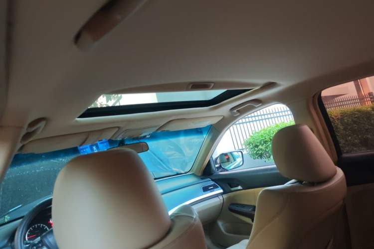 Used Honda Accord 2010 2.4L LX Headliner