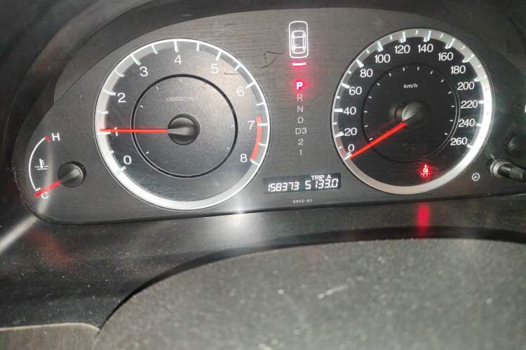 Used Honda Accord 2010 2.0L EX Odometer Close Up