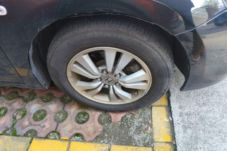 Used Honda Accord 2010 2.4L Millionth Anniversary Edition Right Front Wheel Hub