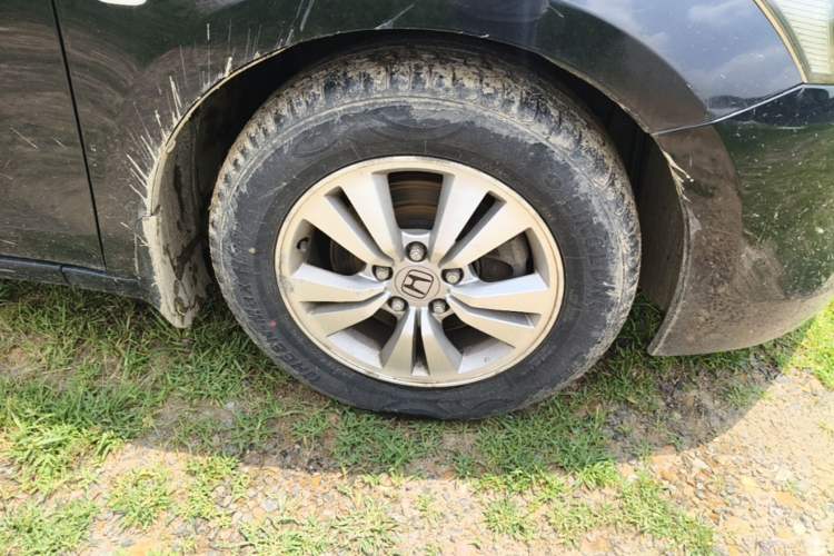 Used Honda Accord 2010 2.4L Millionth Anniversary Edition Right Front Wheel Hub
