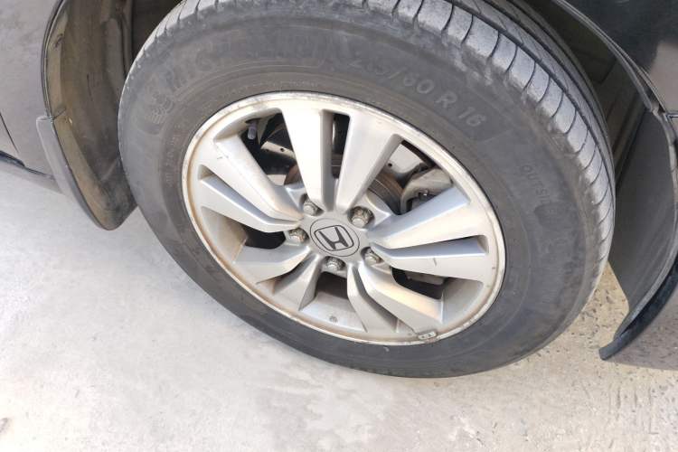 Used Honda Accord 2010 2.4L Millionth Anniversary Edition Right Front Wheel Hub