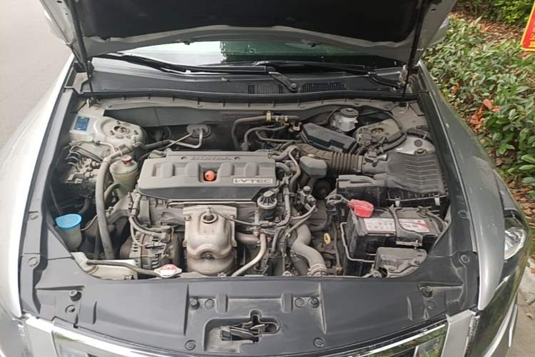 Used Honda Accord 2010 2.0L EX Engine Bay