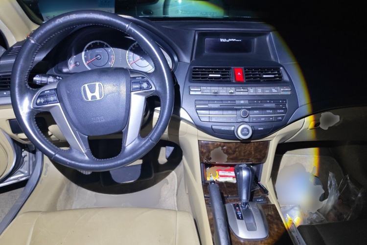 Used Honda Accord 2010 2.4L LX Center Console