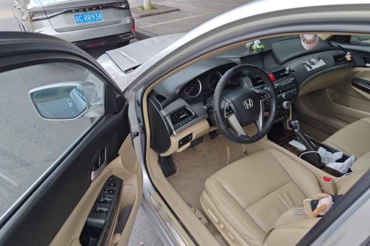 Used Honda Accord 2010 2.4L Millionth Anniversary Edition Driver Seat