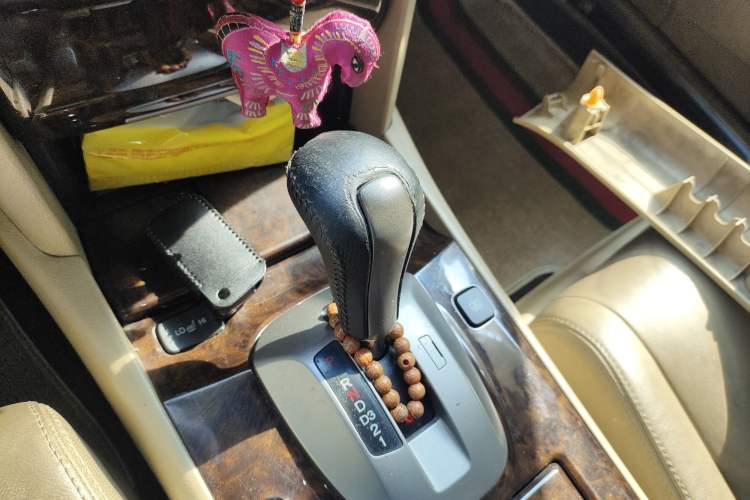 Used Honda Accord 2010 2.4L Millionth Anniversary Edition Gear Lever