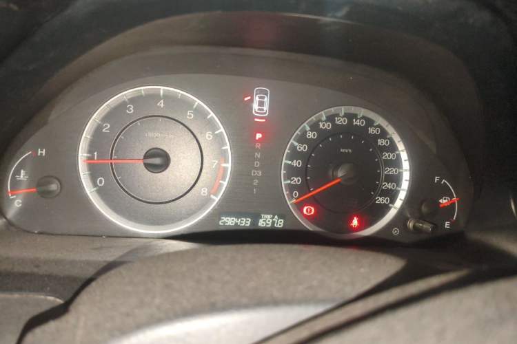 Used Honda Accord 2010 2.0L EX Odometer Close Up