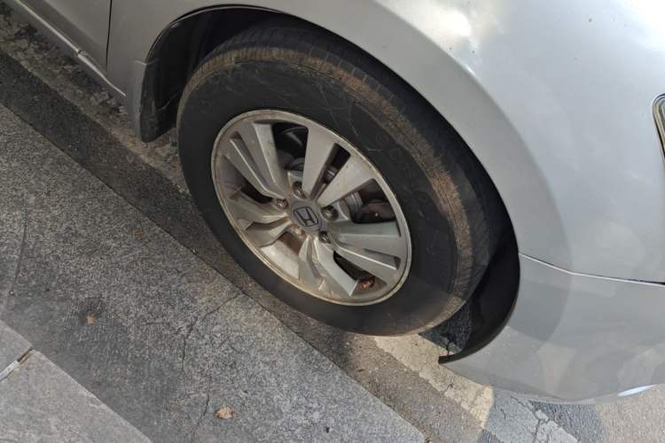 Used Honda Accord 2010 2.4L Millionth Anniversary Edition Right Front Wheel Hub