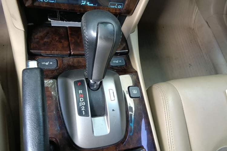Used Honda Accord 2010 2.4L Millionth Anniversary Edition Gear Lever