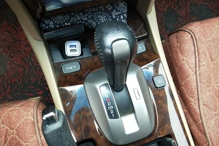 Used Honda Accord 2010 2.4L Millionth Anniversary Edition Gear Lever