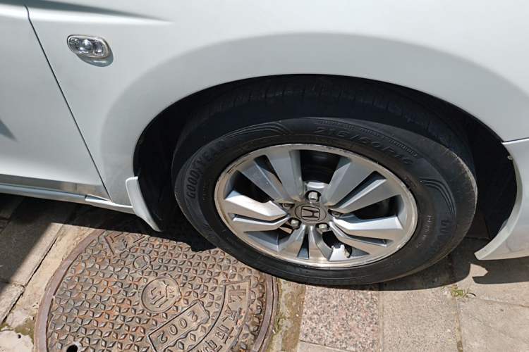 Used Honda Accord 2010 2.4L Millionth Anniversary Edition Right Front Wheel Hub
