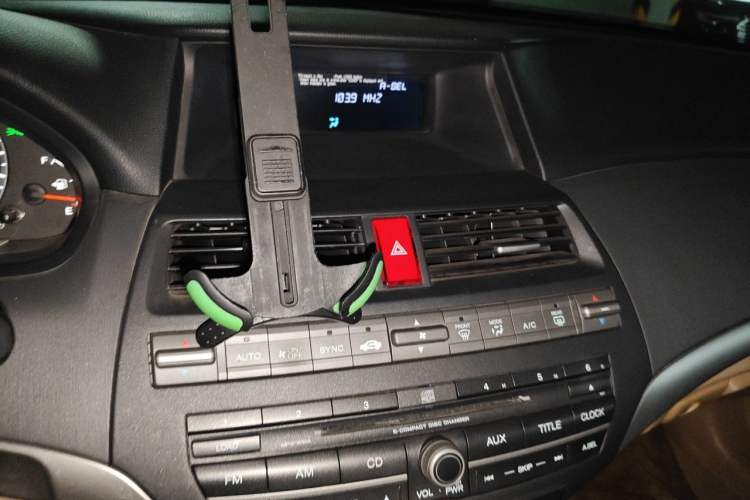 Used Honda Accord 2010 2.0L EX Audio And AC Panel