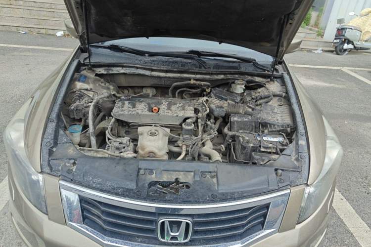 Used Honda Accord 2010 2.0L EX Engine Bay