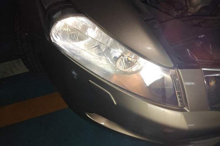 Used Honda Accord 2010 2.0L EX Right Front Headlight