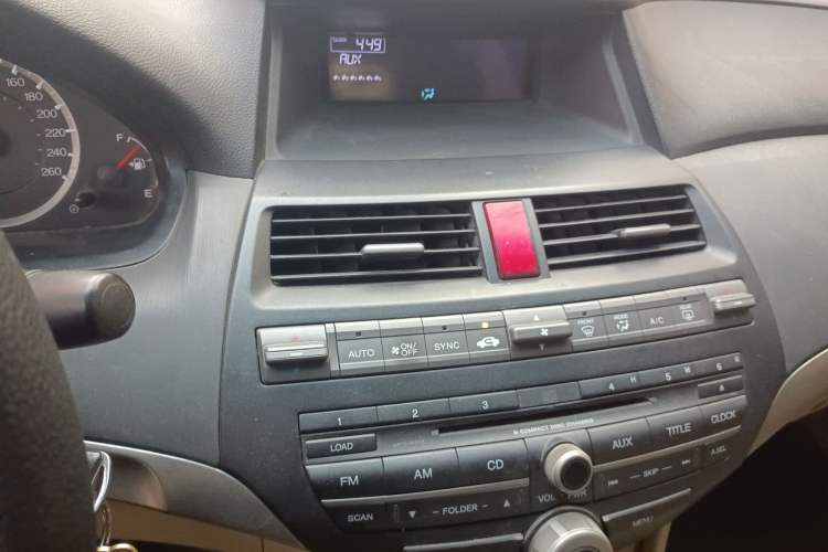 Used Honda Accord 2011 2.0L EX Audio And AC Panel
