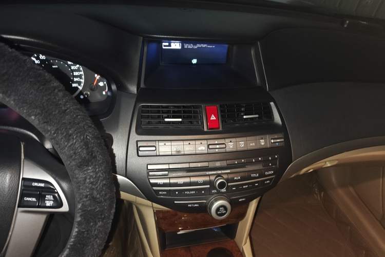 Used Honda Accord 2011 2.0L EX Audio And AC Panel