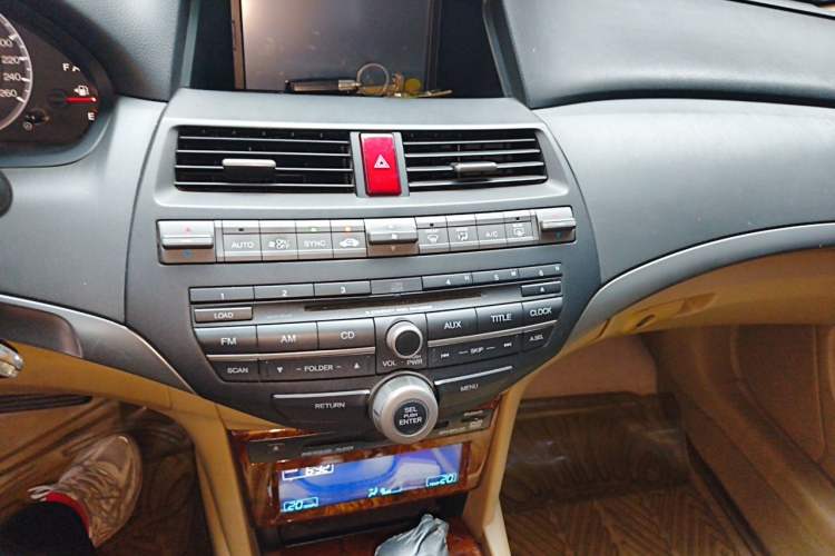 Used Honda Accord 2011 2.0L EX Audio And AC Panel