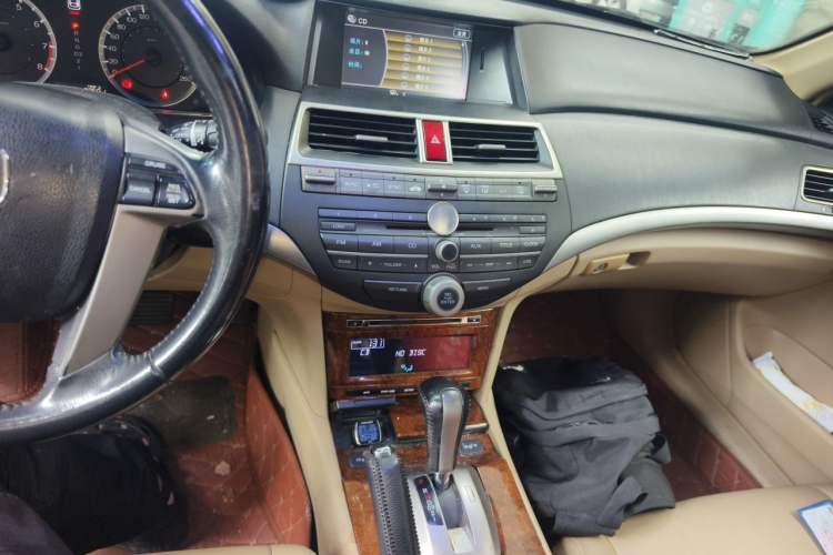 Used Honda Accord 2011 2.0L EX Audio And AC Panel