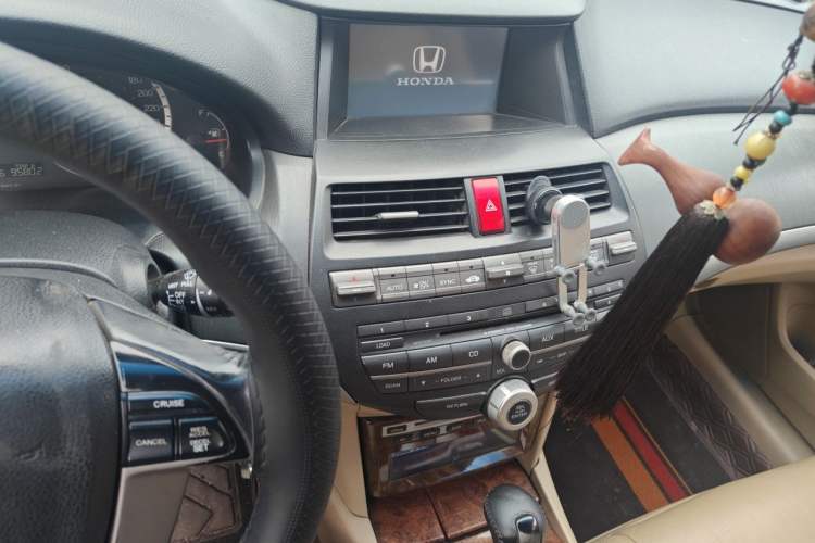 Used Honda Accord 2011 2.0L EX Audio And AC Panel