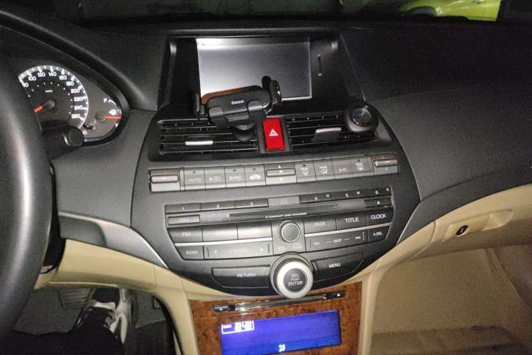 Used Honda Accord 2011 2.0L EX Audio And AC Panel