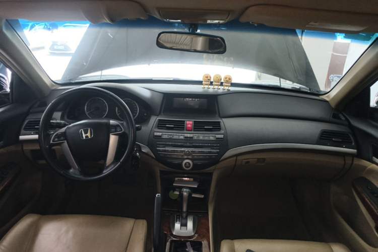 Used Honda Accord 2011 2.4L LX Center Console