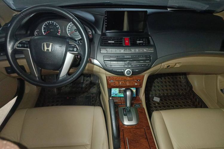Used Honda Accord 2011 2.0L EX Center Console