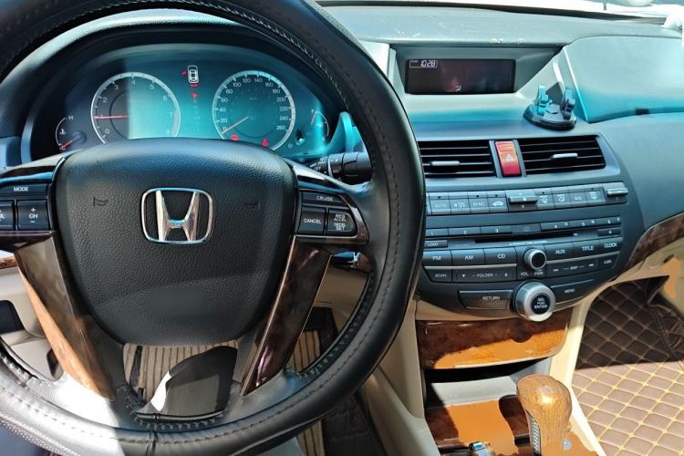Used Honda Accord 2011 2.0L EX Center Console