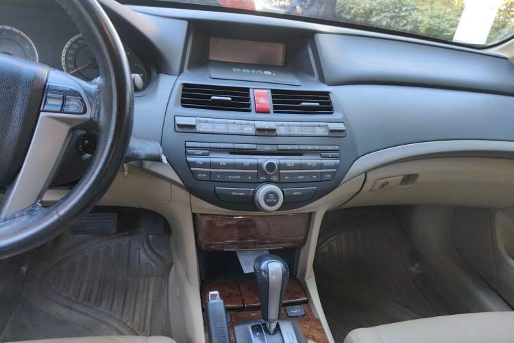 Used Honda Accord 2011 2.4L LX Center Console