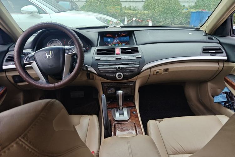 Used Honda Accord 2011 2.4L EX Center Console
