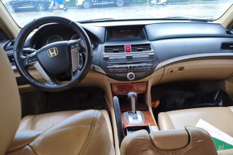 Used Honda Accord 2011 2.0L EX Center Console