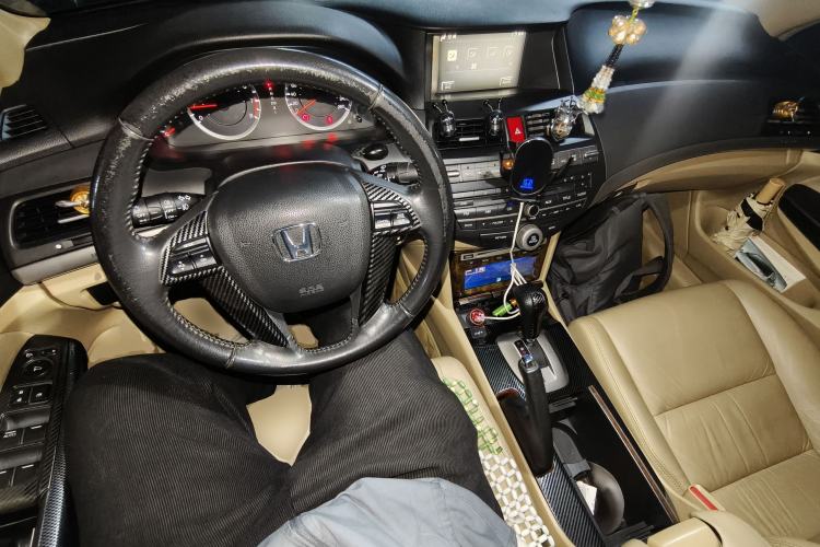 Used Honda Accord 2011 2.0L EX Center Console