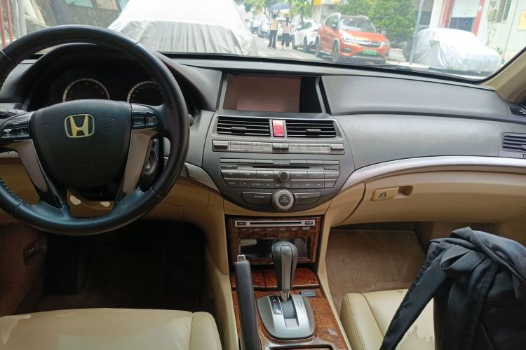 Used Honda Accord 2011 2.4L LX Center Console