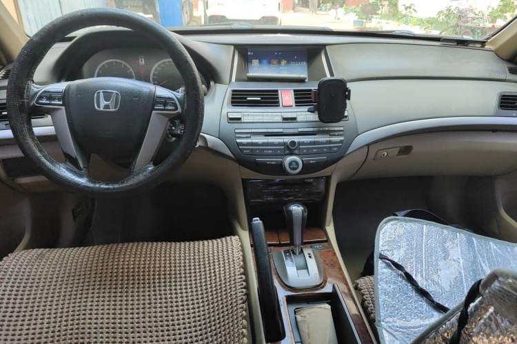 Used Honda Accord 2011 2.0L EX Center Console