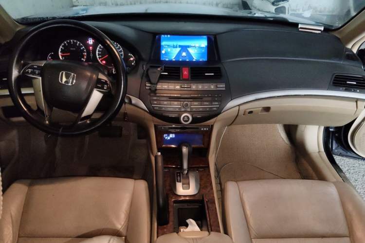Used Honda Accord 2011 2.0L EX Center Console