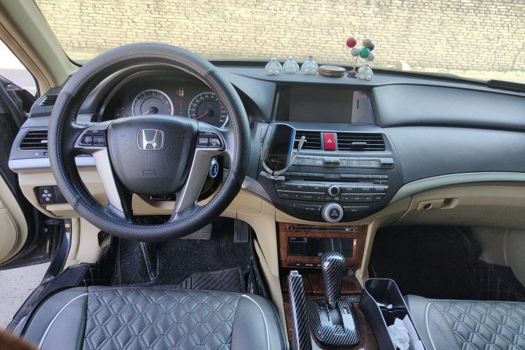 Used Honda Accord 2011 2.0L EX Center Console