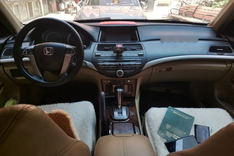 Used Honda Accord 2011 2.0L EX Center Console