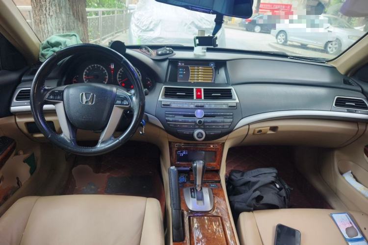 Used Honda Accord 2011 2.0L EX Center Console