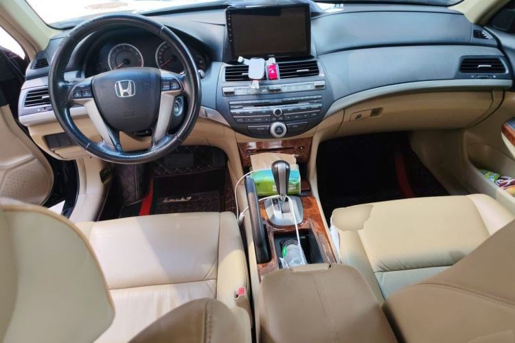 Used Honda Accord 2011 2.0L EX Center Console