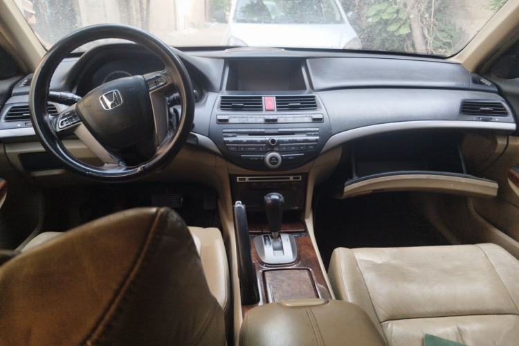 Used Honda Accord 2011 2.0L EX Center Console