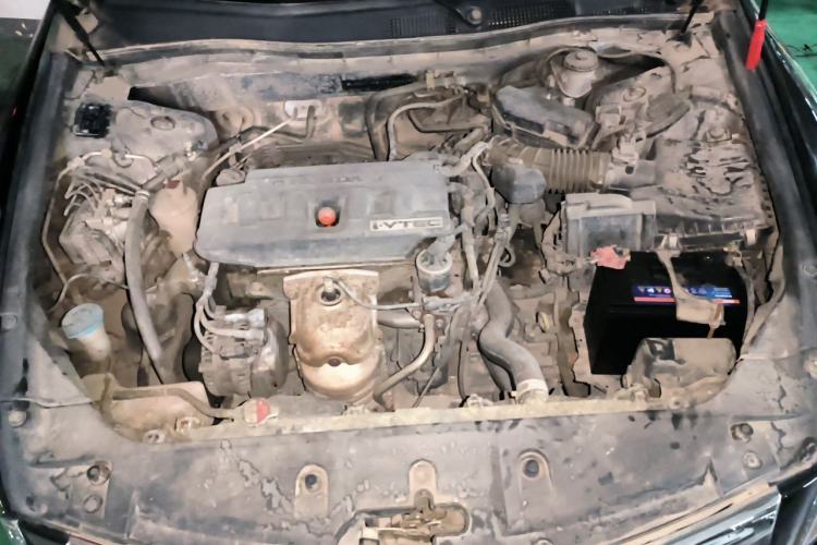 Used Honda Accord 2011 2.0L EX Engine Bay