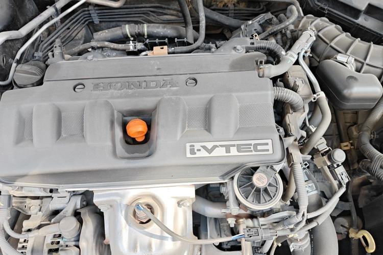 Used Honda Accord 2011 2.0L EX Engine Bay