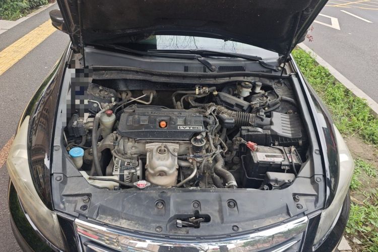Used Honda Accord 2011 2.0L MT Engine Bay