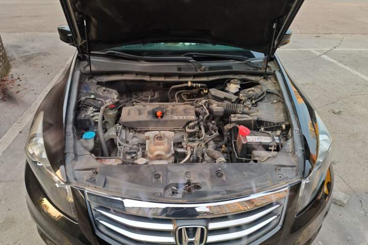 Used Honda Accord 2011 2.0L EX Engine Bay