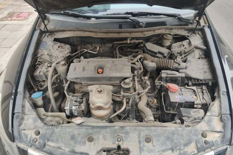 Used Honda Accord 2011 2.0L EX Engine Bay