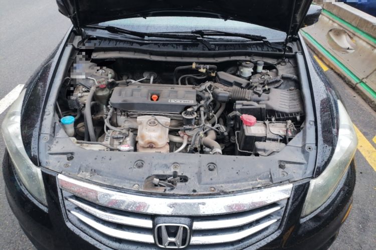 Used Honda Accord 2011 2.0L MT Engine Bay