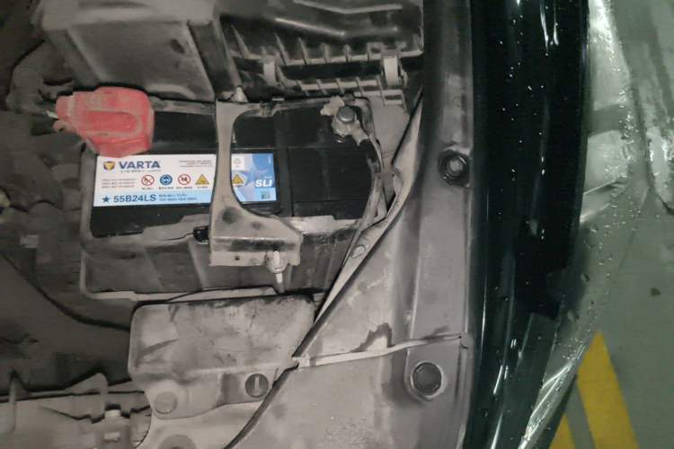 Used Honda Accord 2011 2.0L EX Engine Bay Left